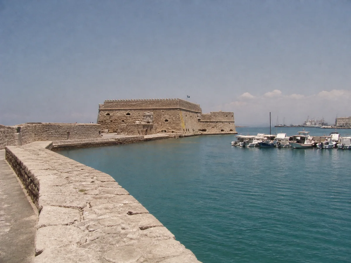 Car rental in Nikos Kazantzakis